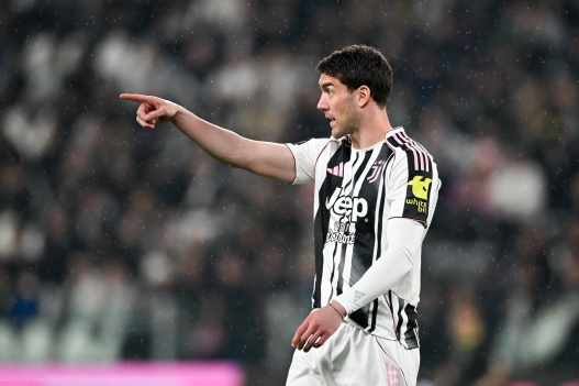  Dusan Vlahovic of Juventus gesture during the Serie A match between Juventus FC and US Sassuolo Calcio at Allianz Stadium on March 21, 2026 in Turin, Italy. (Photo by Daniele Badolato - Juventus FC/Juventus FC via Getty Images)