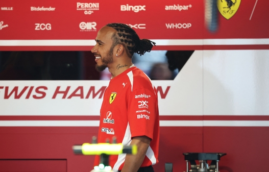 MIAMI, FLORIDA - 30 D'ABRIL: Lewis Hamilton de Gran Bretanya i Scuderia Ferrari es veuen al garatge durant les previsualitzacions abans del Gran Premi de F1 de Miami a l'Autòdrom Internacional de Miami el 30 d'abril de 2026 a Miami, Florida. Chris Graythen/Getty Images/AFP (Foto de Chris Graythen/GETTY IMAGES NORD AMÈRICA/Getty Images via AFP)