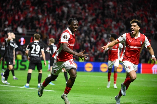Sporting Braga's Ivorian midfielder #20 Mario Dorgeles (L) celebrates scoring his team's second goal during the UEFA Europa League semi final first leg football match between SC Braga and SC Freiburg at Municipal stadium of Braga on April 30, 2026. (Photo by Miguel RIOPA / AFP)