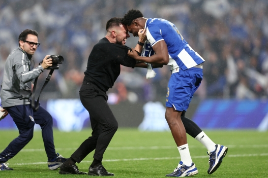 Porto's head coach Francesco Farioli, from Italy, celebrates with Porto's Samu after defeating FC Alverca in a Liga Portugal soccer match to win the championship with two rounds to spare, in Porto, Portugal, Saturday, May 2, 2026. (AP Photo/Miguel Angelo Pereira)