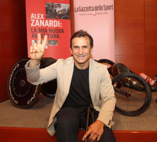 L'ex pilota di formula 1 e campione paralimpico Alex Zanardi presenta il suo programma "la mia nuova avventura", Milano, 12 settembre 2014.  ANSA/STEFANO PORTA