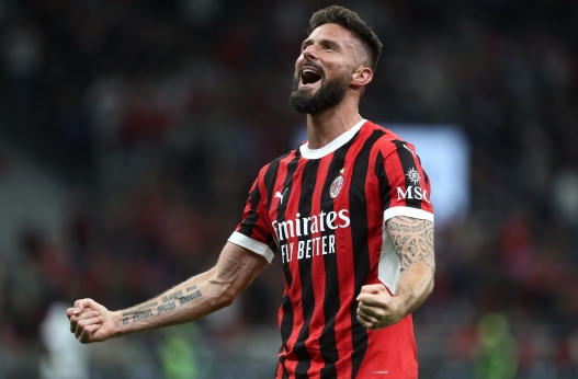  Olivier Giroud of AC Milan celebrates scoring his team's second goal during the Serie A TIM match between AC Milan and US Salernitana at Stadio Giuseppe Meazza on May 25, 2024 in Milan, Italy. (Photo by Marco Luzzani/Getty Images)