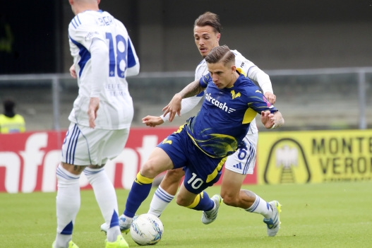 Verona’s Tomas Suslov  during  the Serie A soccer match between Hellas Verona  and Como at the Bentegodi Stadium in Verona, north west Italy - Sunday , May 10 , 2026. Sport - Soccer . (Photo by Paola Garbuio/Lapresse)