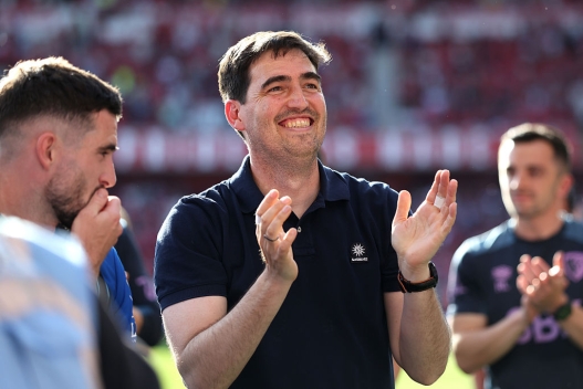 NOTTINGHAM, ENGLAND - MAY 24: Andoni Iraola, Manager of AFC Bournemouth, applauds the fans after the Premier League match between Nottingham Forest and Bournemouth at the City Ground on May 24, 2026 in Nottingham, England. (Photo by Matthew Lewis/Getty Images)