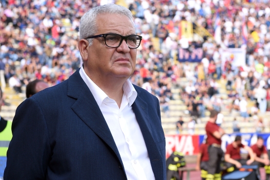 Foto LaPresse - Massimo Paolone
20/09/2015 Bologna ( Italia)
Sport Calcio
Bologna - Frosinone
Campionato di Calcio Serie A TIM 2015 2016 - Stadio "Renato Dall'Ara"
Nella foto: Pantaleo Corvino Bologna FC osserva
Photo LaPresse - Massimo Paolone
20 September 2015 Bologna ( Italy)
Sport Soccer
Bologna - Frosinone
Italian Football Championship League A TIM 2015 2016 - "Renato Dall'Ara" Stadium
In the pic: Pantaleo Corvino Bologna FC looks on