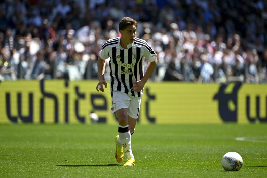 TURIN, ITALY - MAY 17: Kenan Yildiz of Juventus runs with the ball  during the Serie A match between Juventus FC and ACF Fiorentina at Allianz Stadium on May 17, 2026 in Turin, Italy. (Photo by Filippo Alfero - Juventus FC/Juventus FC via Getty Images)