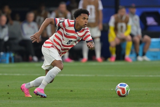 United States' Weston McKennie handles the ball against Paraguay during the World Cup Group D soccer match in Inglewood, Calif., near Los Angeles, Friday, June 12, 2026. (AP Photo/Jayne Kamin-Oncea) Associated Press / LaPresse Only italy and spain