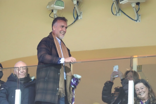  Gabriel Omar Batistuta former player of ACF Fiorentina during the Coppa Italia Semi Final 1st Leg match between ACF Fiorentina and Juventus FC at Stadio Artemio Franchi on March 2, 2022 in Florence, Italy.  (Photo by Gabriele Maltinti/Getty Images)