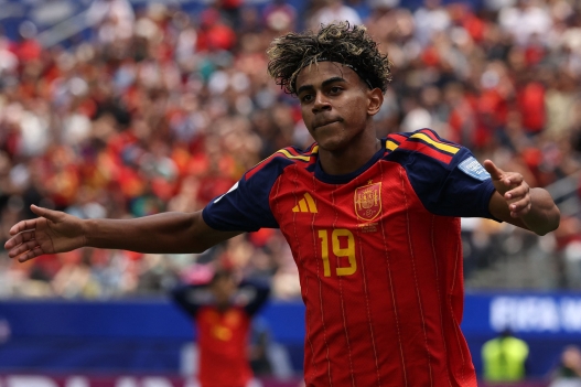  Lamine Yamal #19 of Spain during the FIFA World Cup 2026 Round Of 32 match between Group H Winner and Group J Runner-Up at Los Angeles Stadium on July 02, 2026 in Inglewood, California.   Michael Steele/Getty Images/AFP (Photo by MICHAEL STEELE / GETTY IMAGES NORTH AMERICA / Getty Images via AFP)