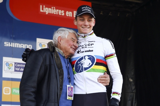 Lignieres - France - wielrennen - cycling - radsport - cyclisme -   Raymond Poulidor and Mathieu Van Der Poel (NED) pictured during World Cup Men - Lignieres cyclocross 2016 - photo Cor Vos © 2016