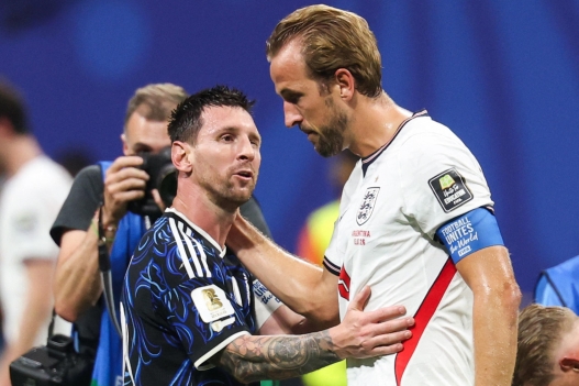 Argentina's forward #10 Lionel Messi (L) and England's forward #09 Harry Kane (R) greet after the 2026 World Cup football tournament semi-final match between England and Argentina at the Atlanta Stadium in Atlanta on July 15, 2026.  (Photo by Odd ANDERSEN / AFP)
