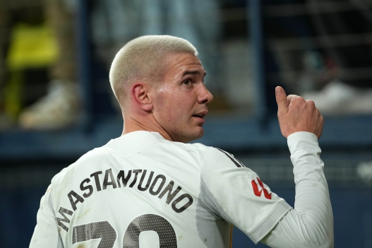 Real Madrid's Franco Mastantuono gestures during a Spanish La Liga soccer match between Villarreal and Real Madrid in Villarreal, Spain, Saturday, Jan. 24, 2026. (AP Photo/Alberto Saiz)