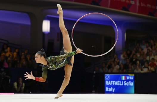 Italy's Sofia Raffaeli in action during the Gymnastics and Rhythmic Gymnastics World Championship in Frankfurt, Germany, Sunday, Aug. 16, 2026. (Marijan Murat/dpa via AP)      Associate Press/ LaPresse Only Italy and Spain