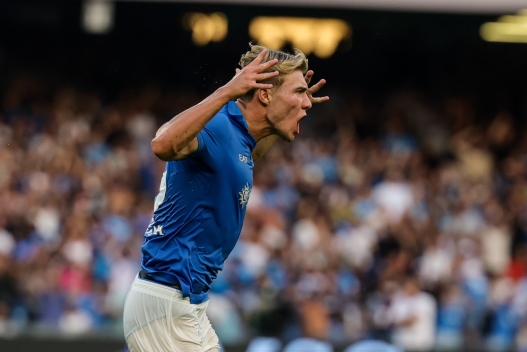Napoliâs Rasmus Hojlund celebrates during the Serie A soccer match between Napoli and Como at the Diego Armando Maradona Stadium in Naples, southern italy - Sunday , August 30, 2026. Sport - Soccer . (Photo by Alessandro Garofalo/LaPresse)