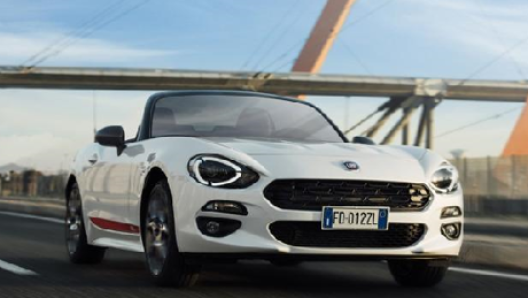 Esce di scena la Fiat 124 spider