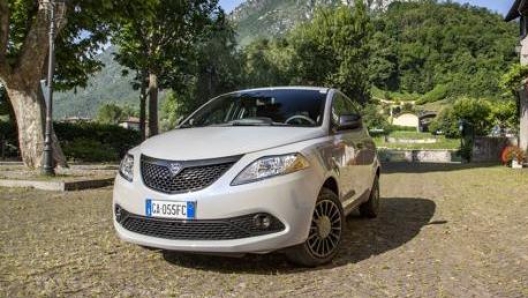 Lancia Ypsilon Hybrid EcoChic, il primo ibrido leggero della casa italiana