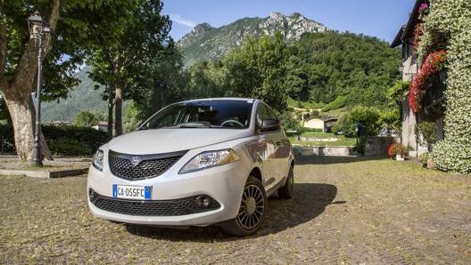 Lancia Ypsilon Hybrid EcoChic, il primo ibrido leggero della casa italiana