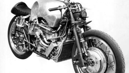 La Moto Guzzi 8 cilindri GP 500 spogliata della carenatura a campana