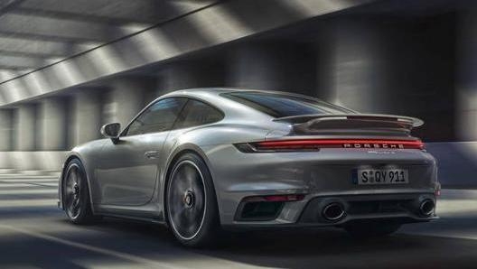 In maggio, doveva debuttare la Porsche 911 Turbo S