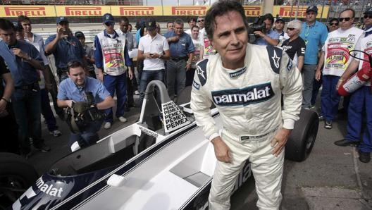 Nelson Piquet, 68 anni, durante una esibizione a  Interlagos con la sua Brabham-Bmw nel 2011 EPA