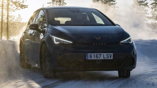 Per il 2022 la Cupra Born introduce il pacchetto e-Boost, per più potenza e l'Esp Off