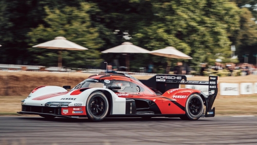 Porsche 963, il prototipo ibrido di classe LmdH che correrà in America, nell'Imsa, e nel Mondiale Wec