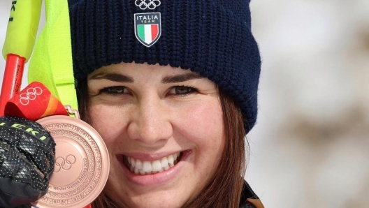 Nadia Delago con la medaglia olimpica conquistata a Pechino