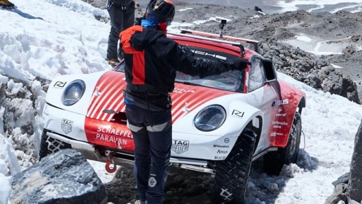 Porsche 911 sul vulcano