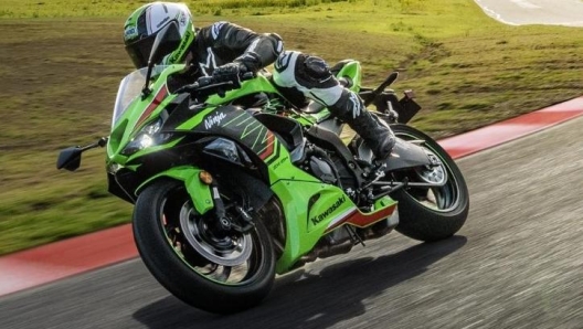 La nuova Ninja ZX-6R in azione