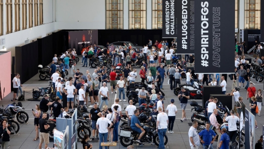 Il pubblico nella Heritage Area dei Bmw Motorrad Days