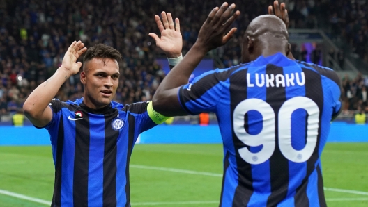 Foto Spada/LaPresse 16 Maggio 2023 - Milano  , Italia - sport, calcio - Fc Internazionale Vs Ac Milan - Champions League semi-finale ritorno- Stadio Giuseppe Meazza San Siro. Nella foto : Lautaro Martinez (FC Internazionale) , Romelu Lukaku (FC Internazionale) esultano dopo la rete del 1-0  May 16 , 2023 Milan  , Italy - sport, calcio - Fc Internazionale Vs Ac Milan  - Champions League semi-final second leg - San Siro Stadium. In the pic : Lautaro Martinez (FC Internazionale) , Romelu Lukaku (FC Internazionale) celebration goal 1-0