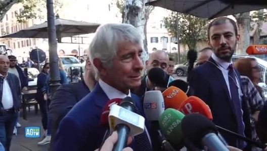 «Non partecipo a questo gioco di nomi. Non basta una sola persona per cambiare le cose», così il ministro dello Sport Andrea Abodi, a margine della kermesse di Fratelli d'Italia al Brancaccio, commentando gli attacchi della Lega nei confronti del presidente della Figc Gabriele Gravina.