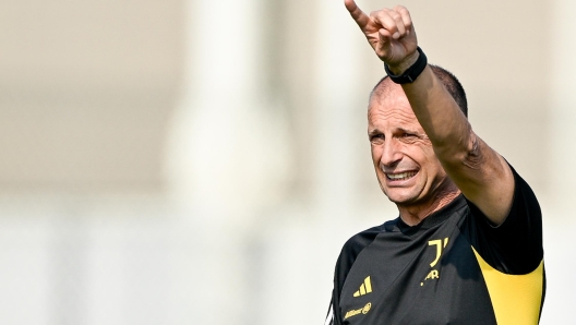 TURIN, ITALY - OCTOBER 4: Massimiliano Allegri of Juventus during a training session at JTC on October 4, 2023 in Turin, Italy. (Photo by Daniele Badolato - Juventus FC/Juventus FC via Getty Images)