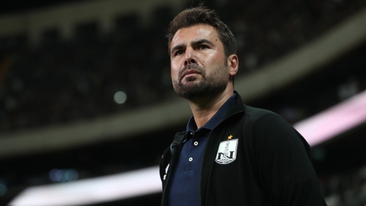 epa10804577 Netfci Baku's head coach Adrian Mutu before the UEFA Europa Conference League 3rd qualifying round second leg soccer match between Besiktas and Neftci Baku in Istanbul, Turkey, 17 August 2023.  EPA/SEDAT SUNA