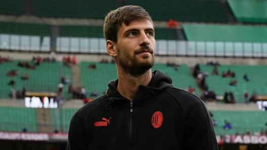 MILAN, ITALY - JUNE 04: Matteo Gabbia of AC Milan is seen during pitch inspection prior to the Serie A match between AC MIlan and Hellas Verona at Stadio Giuseppe Meazza on June 04, 2023 in Milan, Italy. (Photo by Pier Marco Tacca/AC Milan via Getty Images)