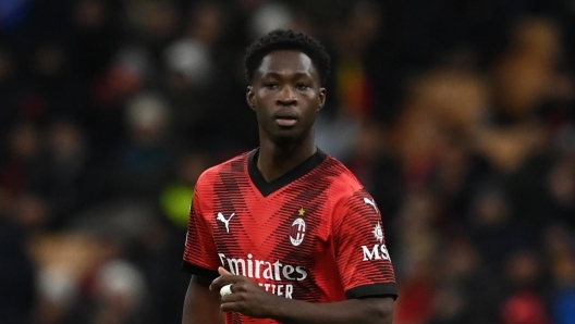 MILAN, ITALY - NOVEMBER 28:  Chaka Traore of AC Milan in action during the UEFA Champions League match between AC Milan and Borussia Dortmund at Stadio Giuseppe Meazza on November 28, 2023 in Milan, Italy. (Photo by Claudio Villa/AC Milan via Getty Images)