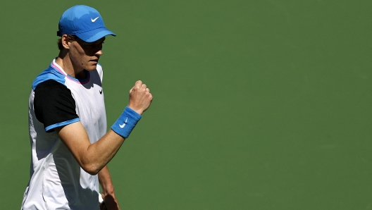 INDIAN WELLS, CALIFORNIA - MARCH 08: Jannik Sinner of Italy celebrates a point against Thanasi Kokkinakis of Australia during the BNP Paribas Open at Indian Wells Tennis Garden on March 08, 2024 in Indian Wells, California.   Michael Owens/Getty Images/AFP (Photo by Michael Owens / GETTY IMAGES NORTH AMERICA / Getty Images via AFP)