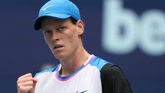 MIAMI GARDENS, FLORIDA - MARCH 24: Jannik Sinner of Italy celebrates a point against Tallon Griekpoor of the Netherlands during their match on Day 9 of the Miami Open at Hard Rock Stadium on March 24, 2024 in Miami Gardens, Florida.   Al Bello/Getty Images/AFP (Photo by AL BELLO / GETTY IMAGES NORTH AMERICA / Getty Images via AFP)