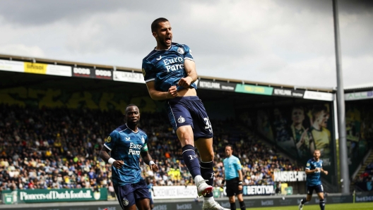 epa11278544 David Hancko of Feyenoord celebrates the 0-1 goal during the Dutch Eredivisie match between Fortuna Sittard and Feyenoord Rotterdam, in Sittard, Netherlands, 14 April 2024.  EPA/Bart Stoutjesdijk