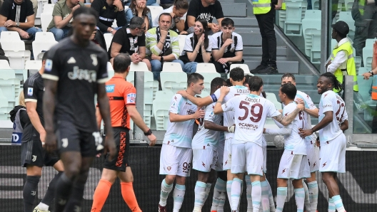 Salerniana's Niccolò Pierozzi jubilates after scoring the gol (0-1) during the italian Serie A soccer match Juventus FC vs US Salernitana at the Allianz Stadium in Turin, Italy, 12 May 2024 ANSA/ALESSANDRO DI MARCO