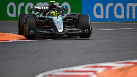 MONTREAL, QUEBEC - JUNE 08: Lewis Hamilton of Great Britain driving the (44) Mercedes AMG Petronas F1 Team W15 on track during final practice ahead of the F1 Grand Prix of Canada at Circuit Gilles Villeneuve on June 08, 2024 in Montreal, Quebec.   Rudy Carezzevoli/Getty Images/AFP (Photo by Rudy Carezzevoli / GETTY IMAGES NORTH AMERICA / Getty Images via AFP)