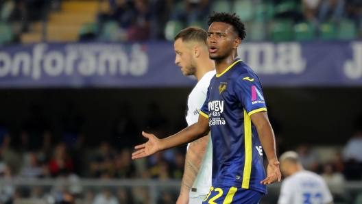 Juan Cabal (32 Hellas Verona) In action  during the  Serie A soccer match between Hellas Verona  and Inter at the Marcantonio Bentegodi Stadium, north Est Italy - Sunday, May 26, 2024. Sport - Soccer (Photo by Paola Garbuioi/Lapresse)