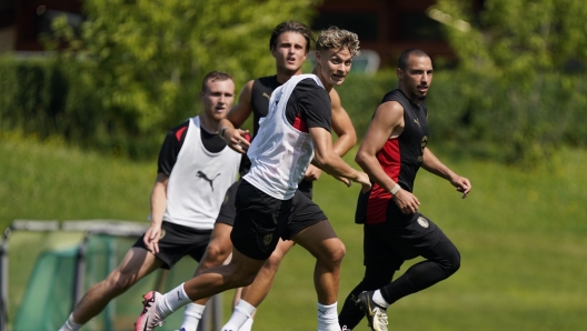 CAIRATE, ITALY - JULY 16:  Maximilian Ibrahimovic of AC in action during an AC Milan training session at Milanello on July 16, 2024 in Cairate, Italy. (Photo by Pier Marco Tacca/AC Milan via Getty Images)