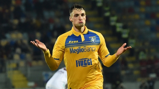 Nadir Zortea celebrating a goal.