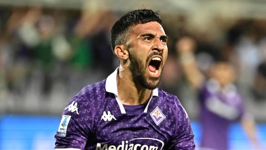 Fiorentina's foward Nicolas Gonzalez celebrates after scoring a goal during the Serie A soccer match ACF Fiorentina vs AC Monza at Artemio Franchi Stadium in Florence, Italy, 13 May  2024 ANSA/CLAUDIO GIOVANNINI