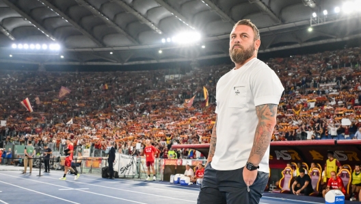 ROME, ITALY - AUGUST 25: AS Roma coach Daniele De Rossi during the Serie A match between Roma and Empoli at Stadio Olimpico on August 25, 2024 in Rome, Italy. (Photo by Fabio Rossi/AS Roma via Getty Images)