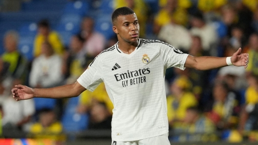 Real Madrid's French forward #09 Kylian Mbappe reacts during the Spanish league football match between UD Las Palmas and Real Madrid CF at the Gran Canaria stadium in Las Palmas de Gran Canaria on August 29, 2024. (Photo by Cesar Manso / AFP)