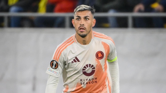 BORAS, SWEDEN - OCTOBER 03: Leandro Paredes of AS Roma during the UEFA Europa League 2024/25 League Phase MD2 match between IF Elfsborg and AS Roma at Boras Arena on October 03, 2024 in Boras, Sweden. (Photo by Fabio Rossi/AS Roma via Getty Images)