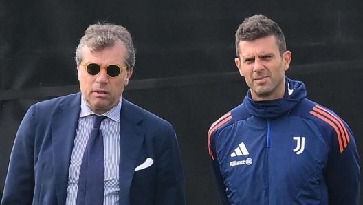 Juventus coach Thaigo Motta and Cristiano Giuntoli during training on the eve of the uefa champions league soccer match against stuttgart at continassa in Turin, Italy, 21 october 2024 ANSA/ALESSANDRO DI MARCO