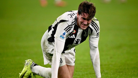 Juventus' Serbian forward #09 Dusan Vlahovic reacts during the Italian Serie A football match between Juventus and Parma, at the Allianz Stadium, in Turin on October 30, 2024.  (Photo by Marco BERTORELLO / AFP)